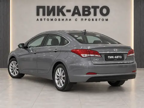 Hyundai i40 2015, вид сзади