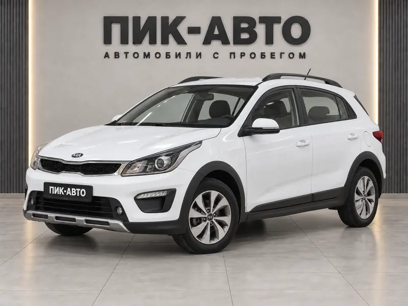 Kia Rio 2018 — с пробегом, хэтчбек, белый, вид спереди