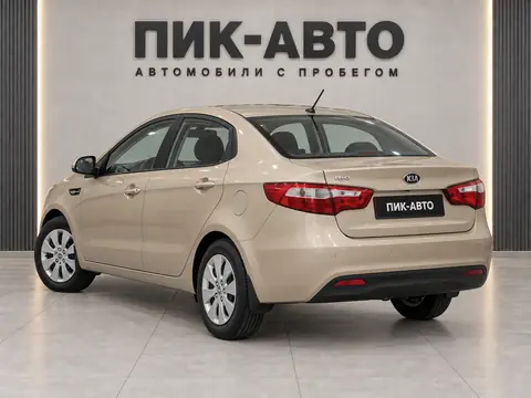 Kia Rio 2014, вид сзади