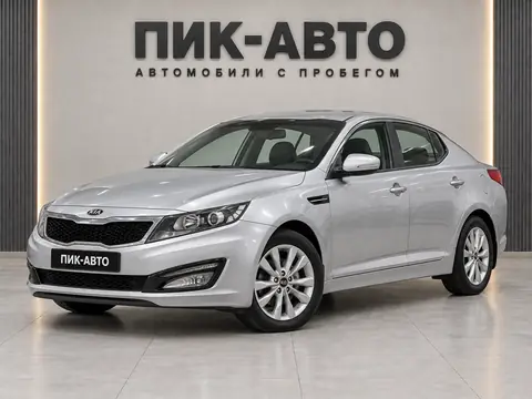 Kia Optima 2011, вид спереди