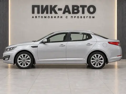 Kia Optima 2011, вид сбоку