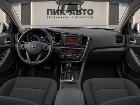 Kia Optima 2011, панель приборов
