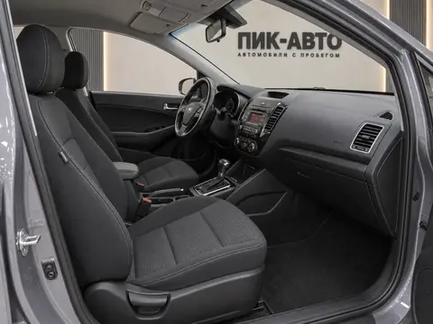 Kia Cerato 2018, салон