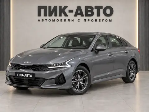 Kia K5 2023, вид спереди