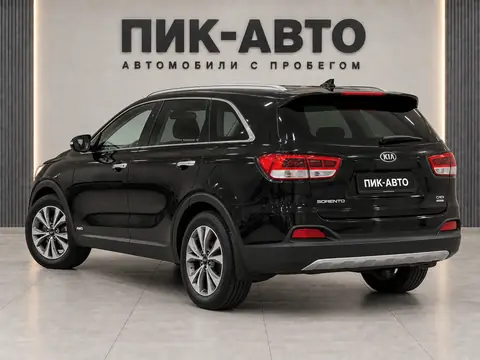 Kia Sorento 2015, вид сзади