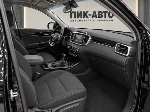 Kia Sorento 2015, салон