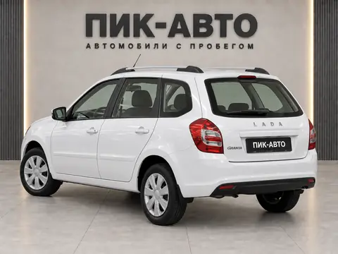 Lada Granta 2026, вид сзади