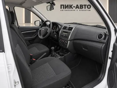 Lada Granta 2026, салон