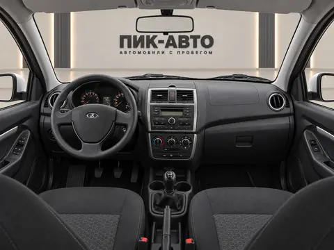 Lada Granta 2026, панель приборов