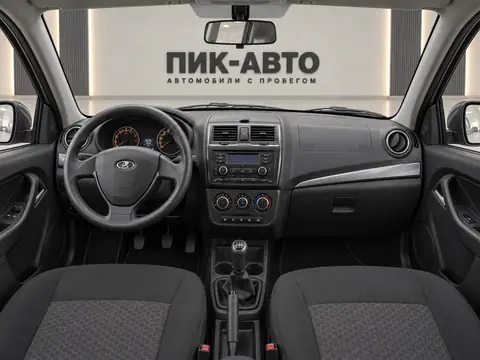 Lada Granta 2022, панель приборов