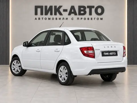 Lada Granta 2024, вид сзади
