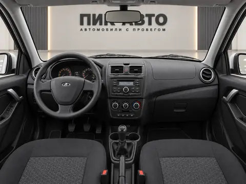 Lada Granta 2024, панель приборов