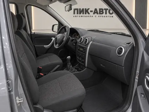 Lada Largus 2020, салон