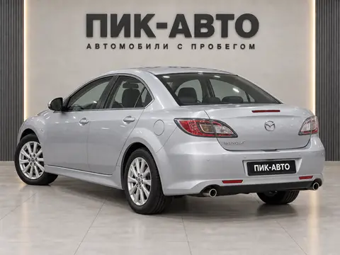 Mazda 6 2012, вид сзади