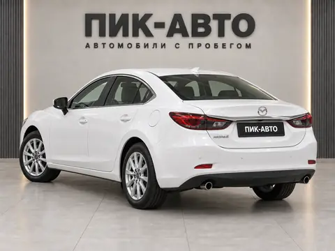 Mazda 6 2015, вид сзади