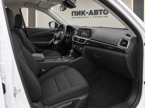 Mazda 6 2015, салон