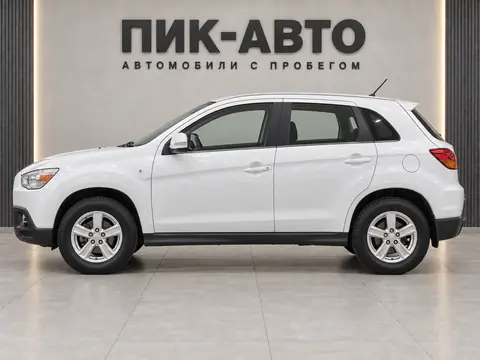 Mitsubishi ASX 2012, вид сбоку