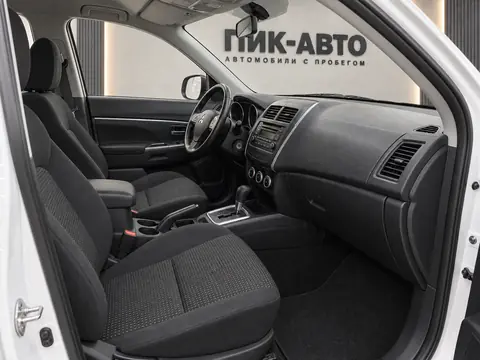 Mitsubishi ASX 2012, салон