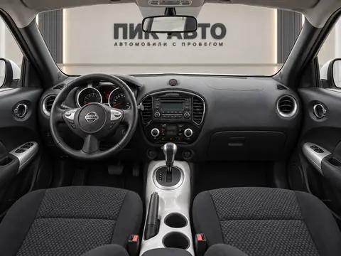 Nissan Juke 2012, панель приборов