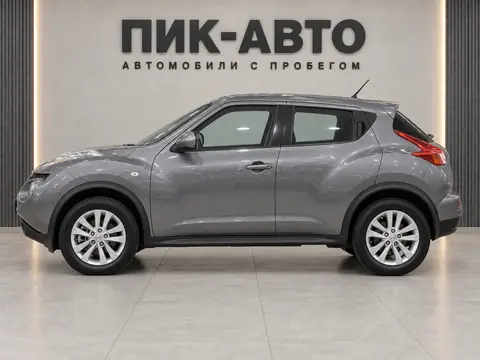Nissan Juke 2013, вид сбоку