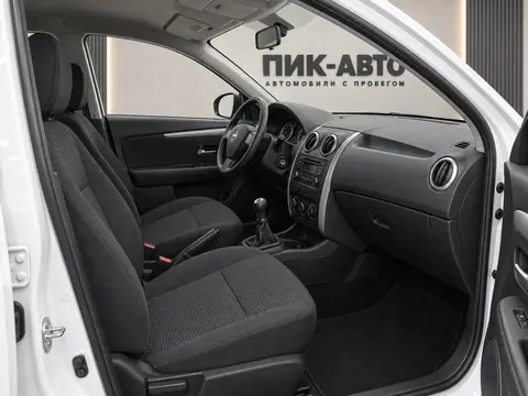 Nissan Almera 2016, салон