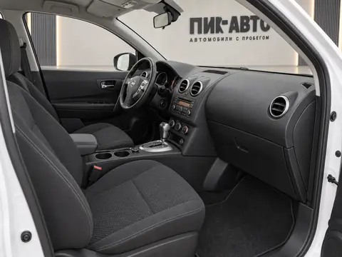 Nissan Qashqai 2009, салон
