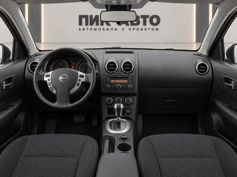 Nissan Qashqai 2009, панель приборов