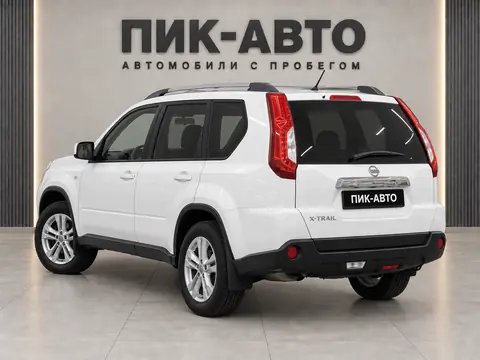 Nissan X-Trail 2014, вид сзади
