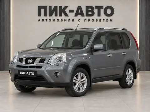 Nissan X-Trail 2011, вид спереди