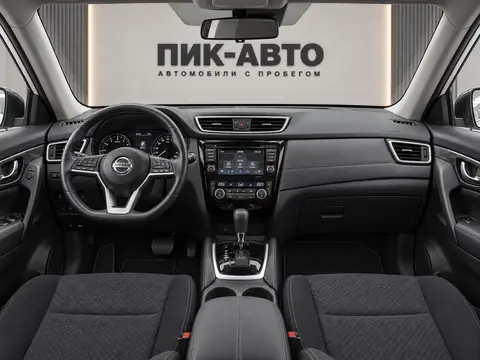 Nissan X-Trail 2020, панель приборов