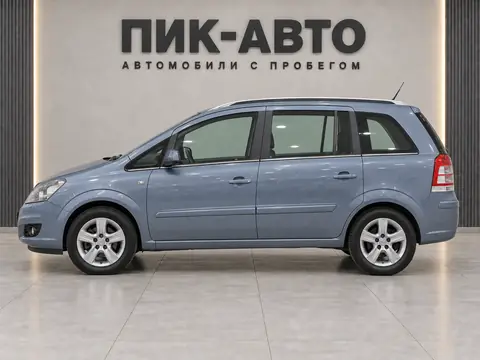 Opel Zafira 2008, вид сбоку