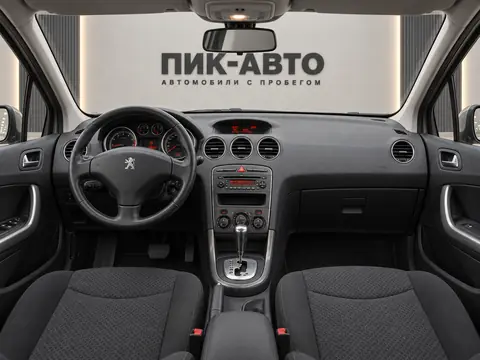 Peugeot 308 2012, панель приборов