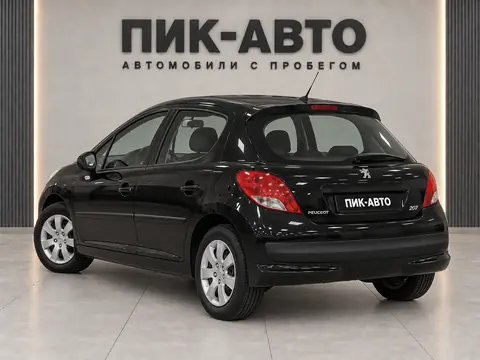 Peugeot 207 2007, вид сзади