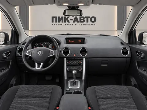 Renault Koleos 2012, панель приборов