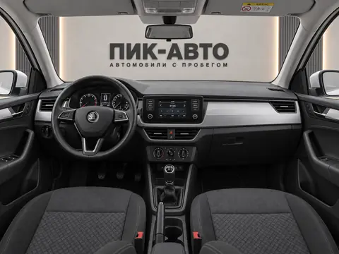 Skoda Rapid 2020, панель приборов