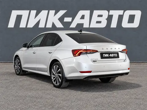 Skoda Octavia 2023, фото 4