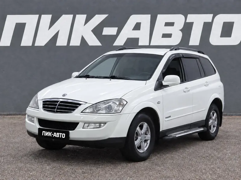 SsangYong Kyron 2015 — с пробегом, внедорожник, белый, фото 1