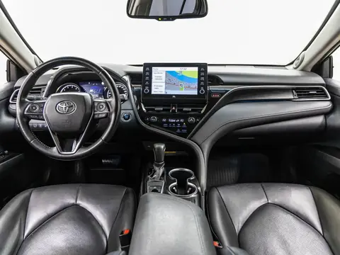 Toyota Camry 2021, фото 5