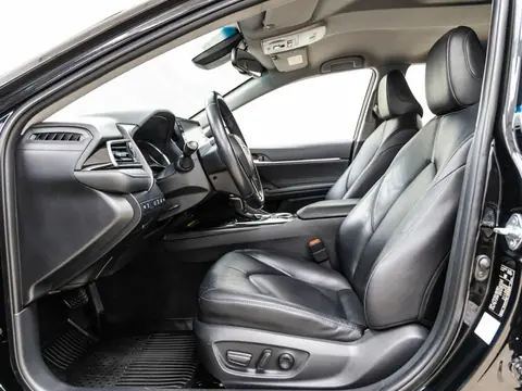 Toyota Camry 2021, фото 6
