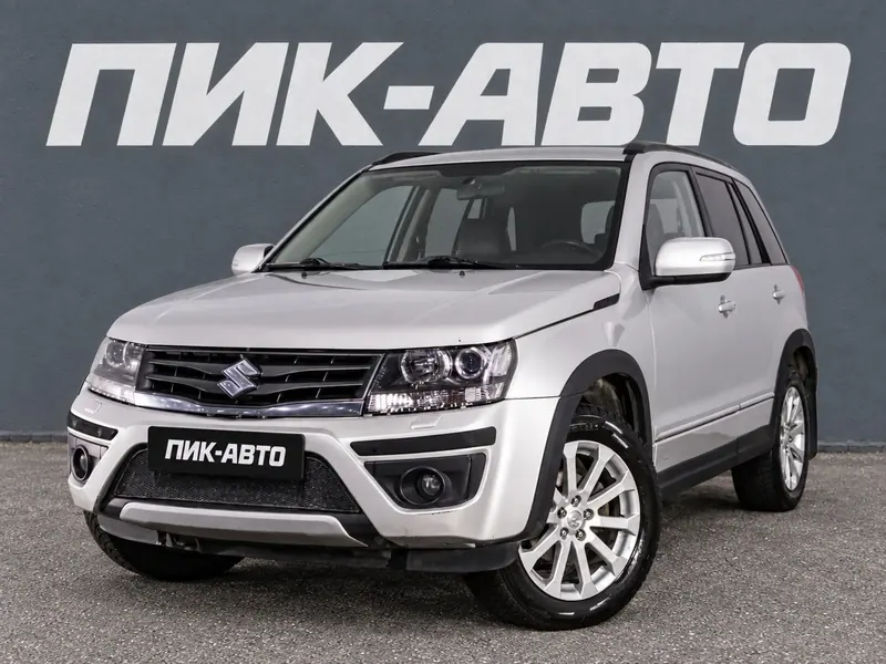 Suzuki Grand Vitara 2015 — с пробегом, внедорожник, серебряный, фото 1