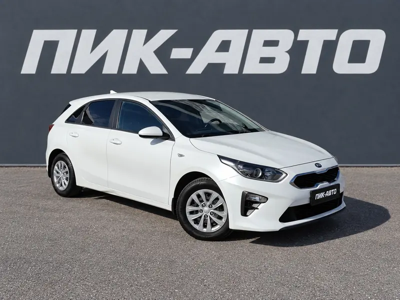 Kia Ceed 2020 — с пробегом, хэтчбек, белый, фото 1