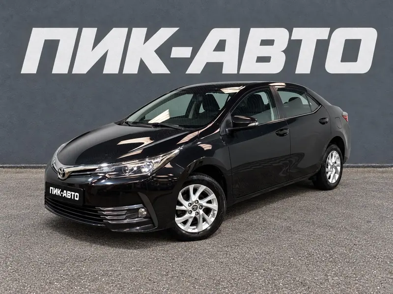 Toyota Corolla 2018 — с пробегом, седан, фото 1