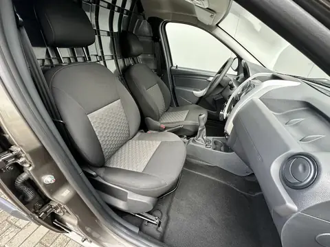 LADA Largus 2025, фото 8