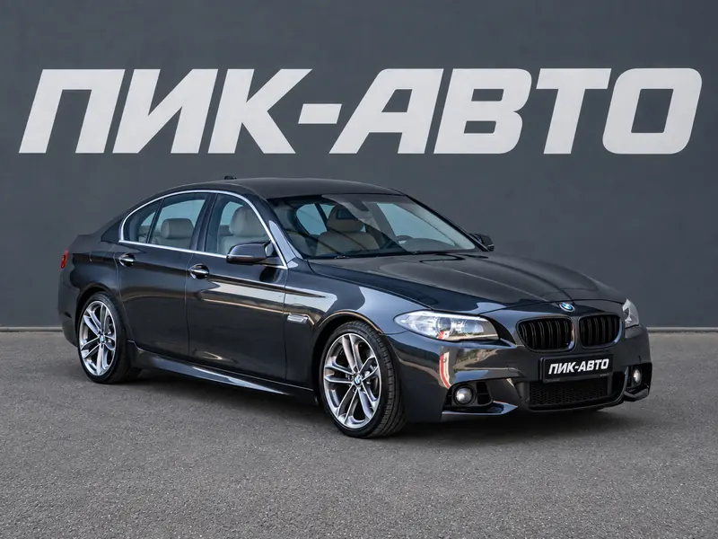 BMW 5 серии 2016 — с пробегом, седан, серый, фото 1