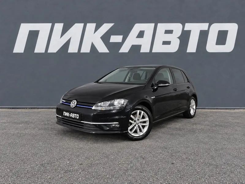 Volkswagen Golf 2019 — с пробегом, хэтчбек, черный, фото 1