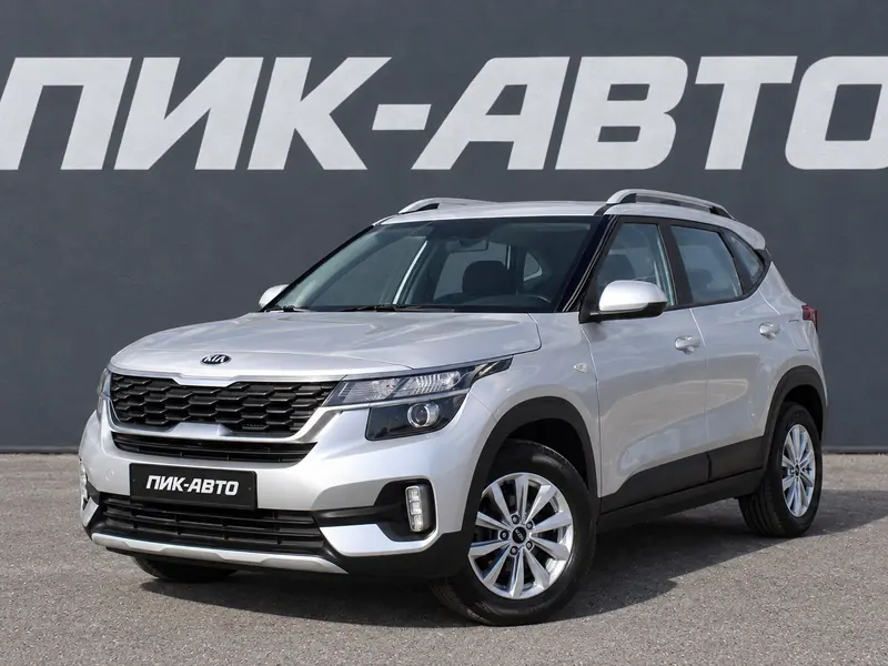 Kia Seltos 2021 — с пробегом, внедорожник, серебряный, фото 1