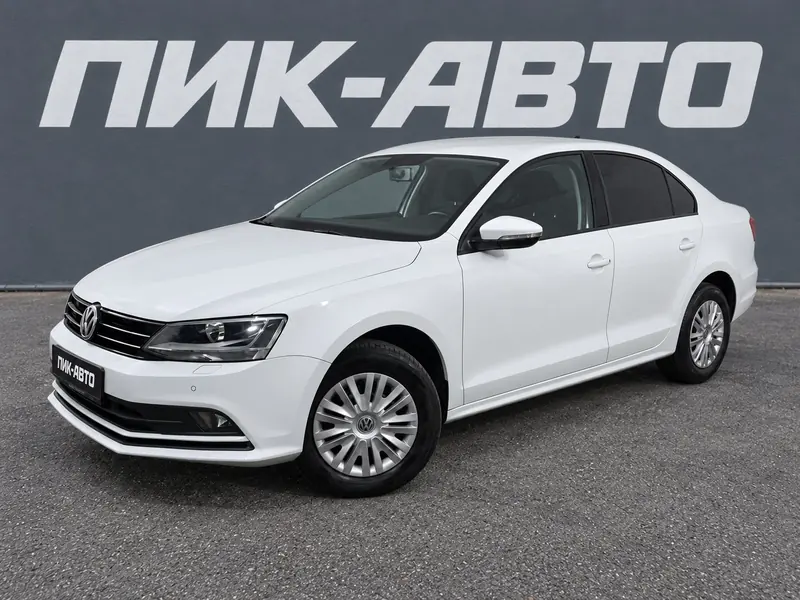 Volkswagen Jetta 2018 — с пробегом, седан, белый, фото 1