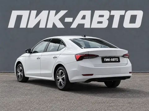 Skoda Octavia 2023, фото 3
