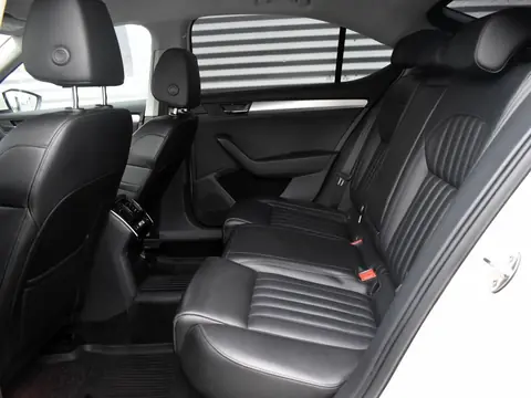 Skoda Superb 2017, фото 7