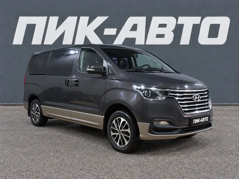 Hyundai Grand Starex 2019 — с пробегом, минивэн, серый, фото 1
